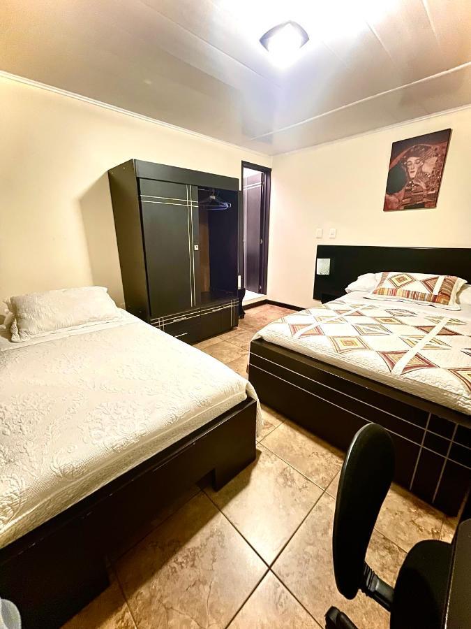Hotel Alojate In Bogotá Kültér fotó