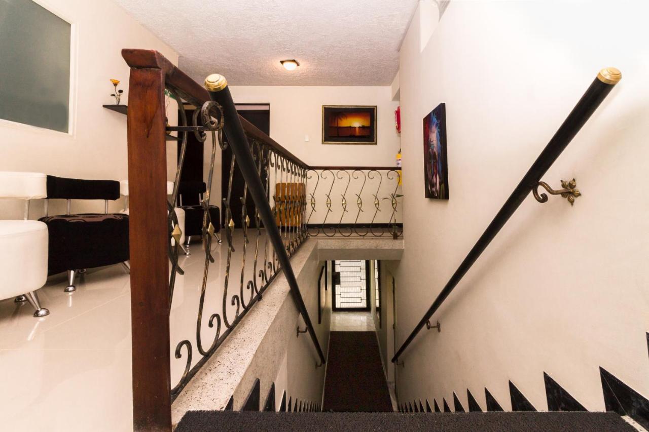 Hotel Alojate In Bogotá Kültér fotó